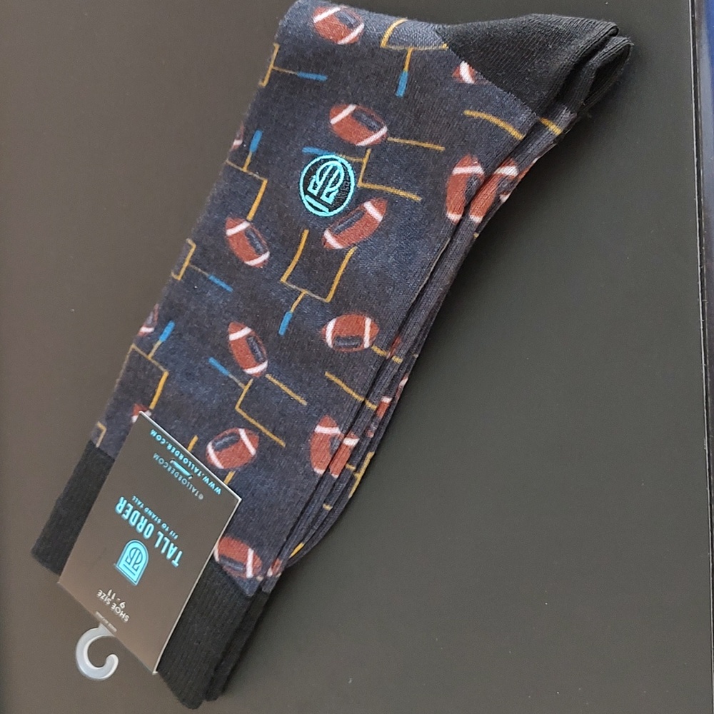 Tall Order football men's socks 9-11 NWT